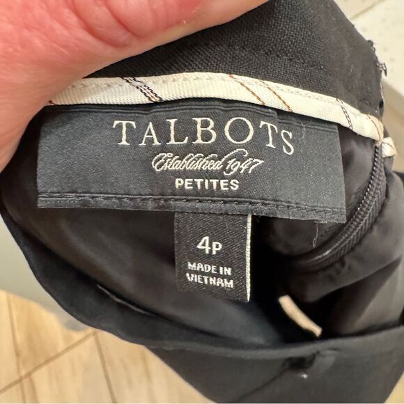 Talbots Petites Pencil Skirt with pleats at bottom size 4P- Like new! - Picture 9 of 13